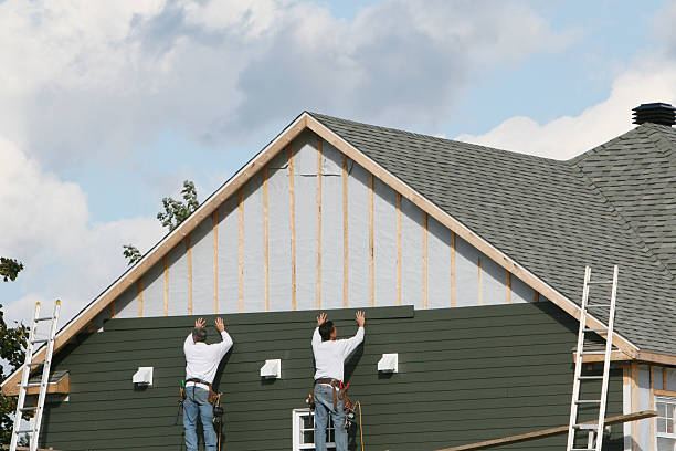 Professional Siding Replacement technician working in Collinsville, IL